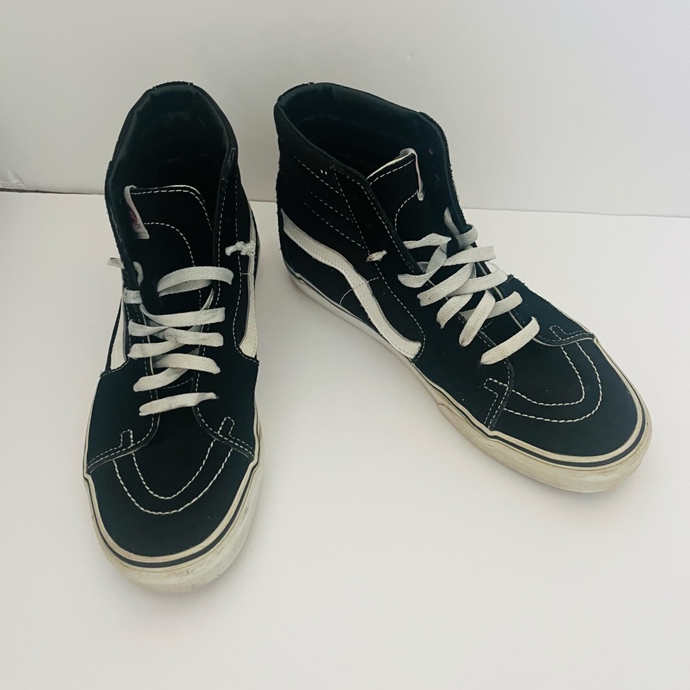 Vans Black/White Universal Sizing M 9 W 10.5 Good Condition